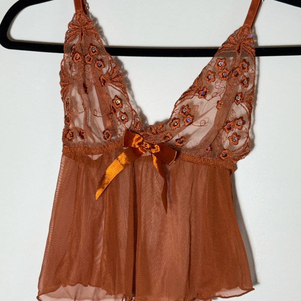 Chic Floral Lace Camisole in Rust